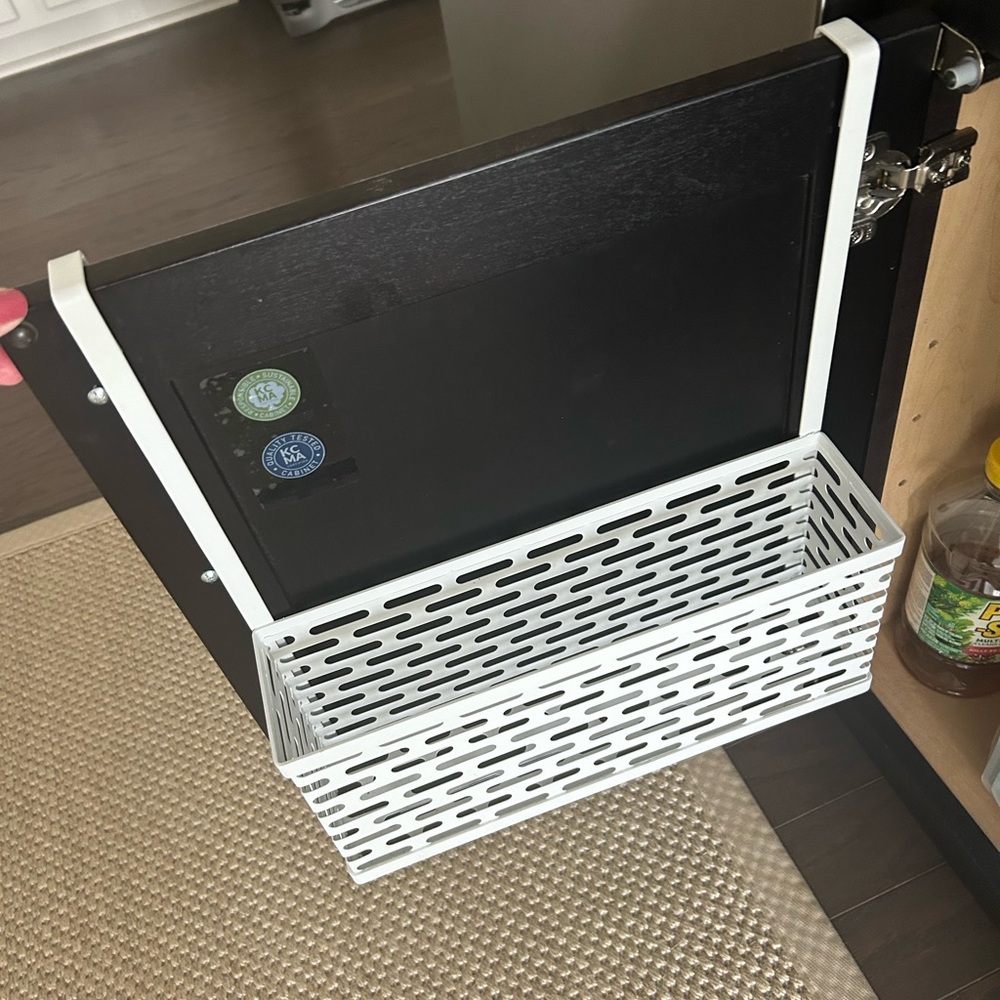 Cabinet storage - Picture 2 of 2